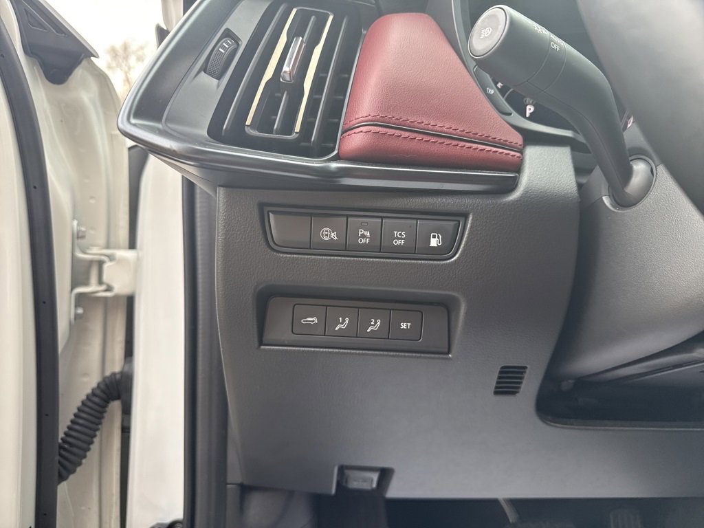 Used 2025 MAZDA CX-70 Plug-In Hybrid w/ Premium Plus image 13