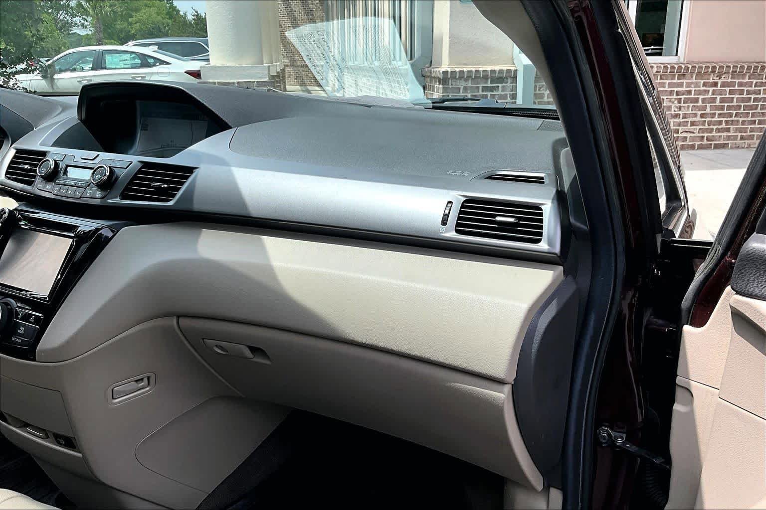 Used 2014 Honda Odyssey EX-L image 19