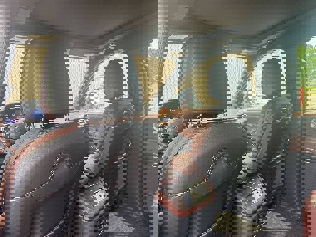 New 2025 Lincoln Navigator Reserve image 15