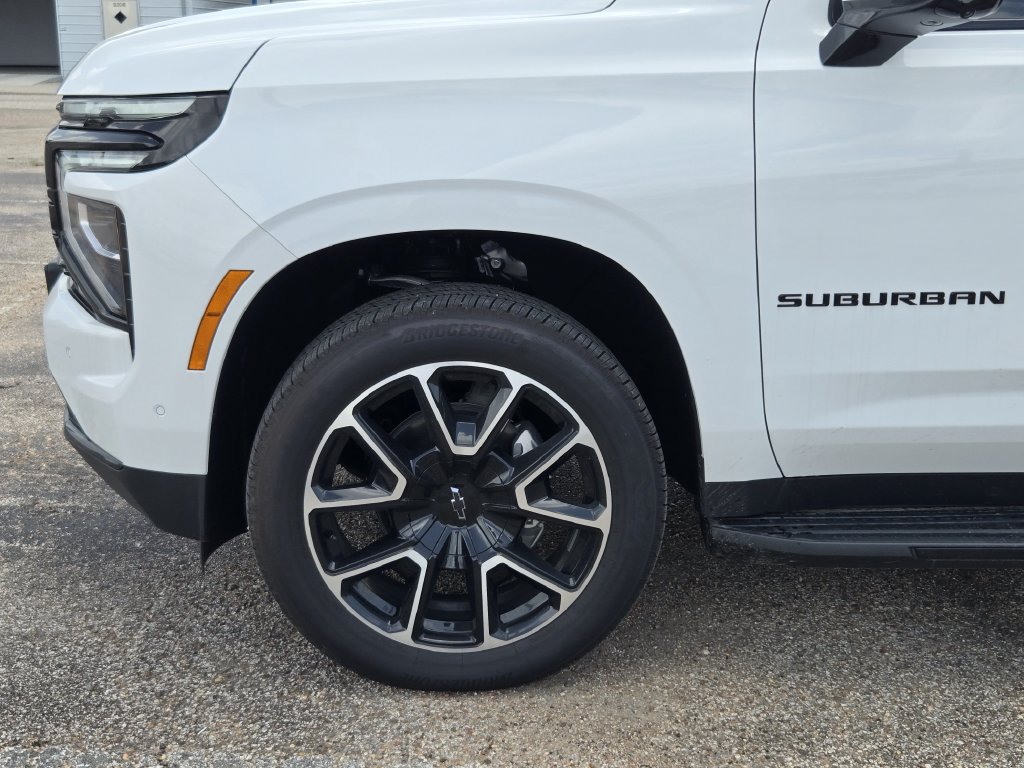 New 2026 Chevrolet Suburban RST w/ Comfort Package AWD/4WD image 9