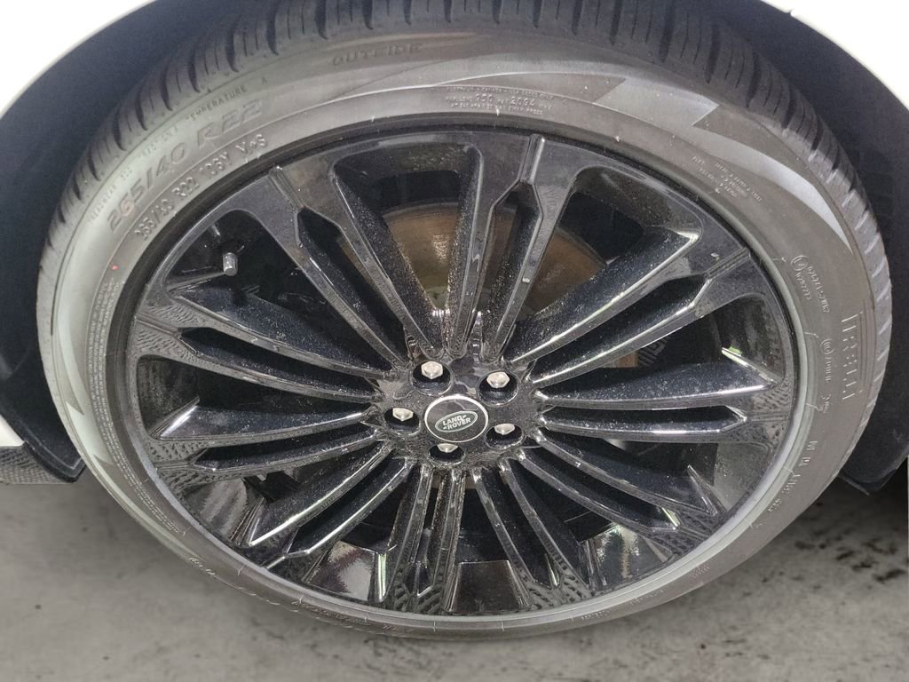 New 2026 Land Rover Range Rover Velar Dynamic SE image 11