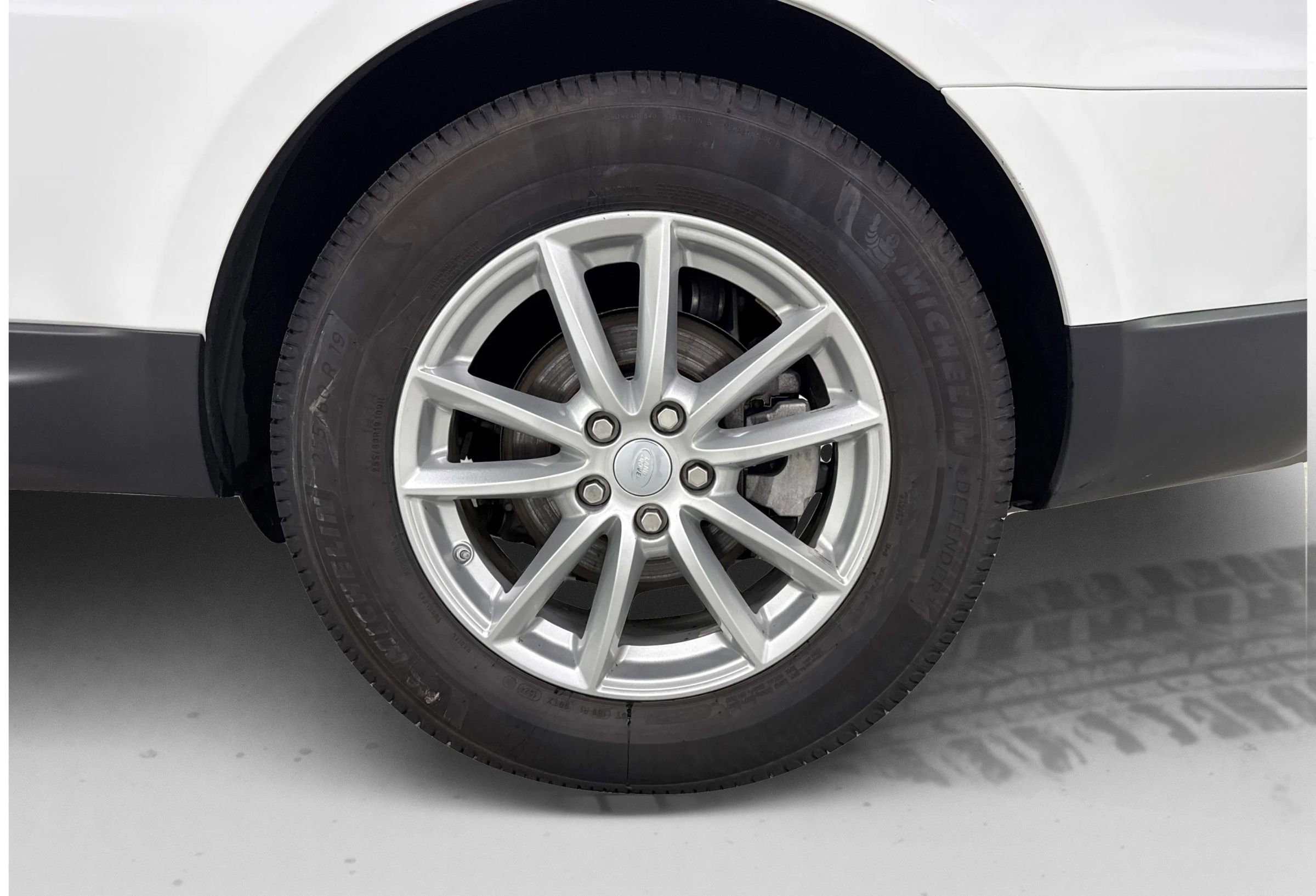 Used 2018 Land Rover Range Rover Sport SE image 25