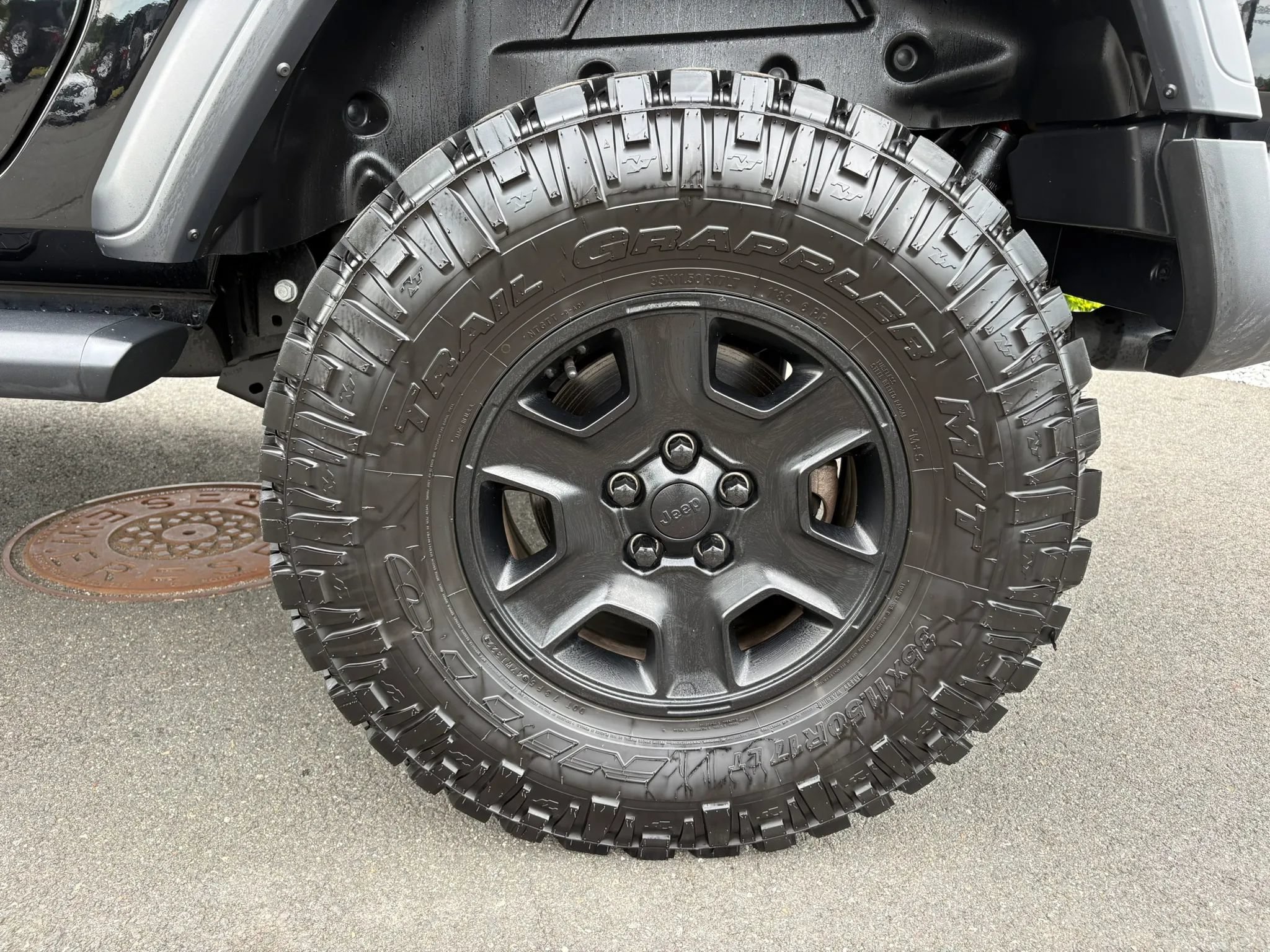 Used 2024 Jeep Wrangler Sport AWD/4WD image 8
