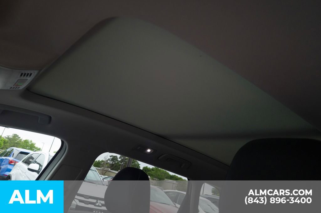 Used 2022 Volkswagen Taos SE image 16