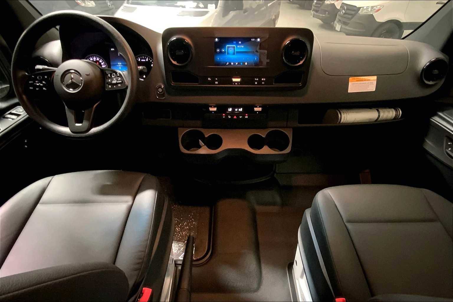 Used 2024 Mercedes-Benz Sprinter 2500 image 16