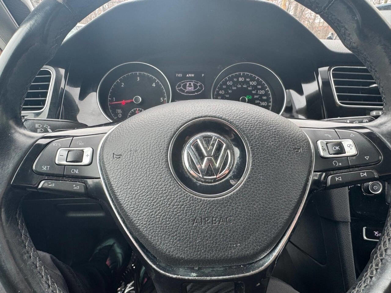 Used 2015 Volkswagen Golf TDI S image 18