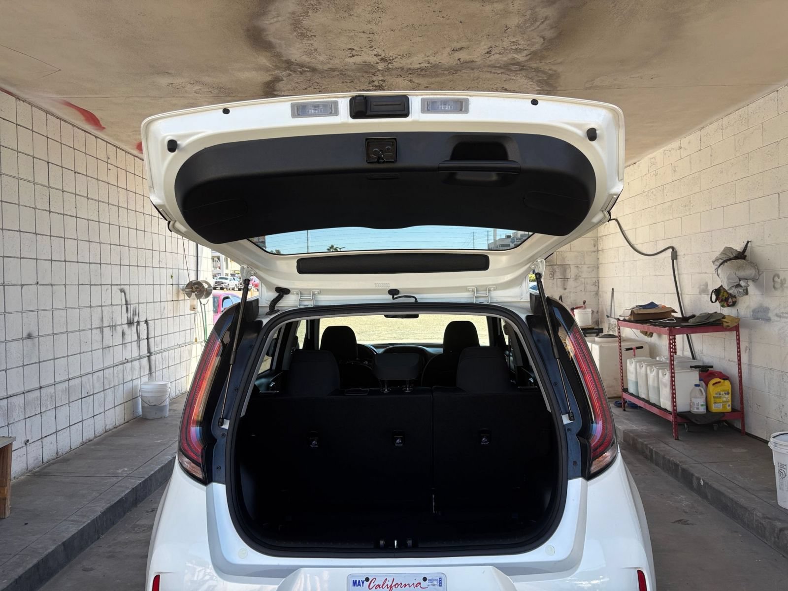 Used 2025 Kia Soul LX w/ LX Technology Package FWD image 28