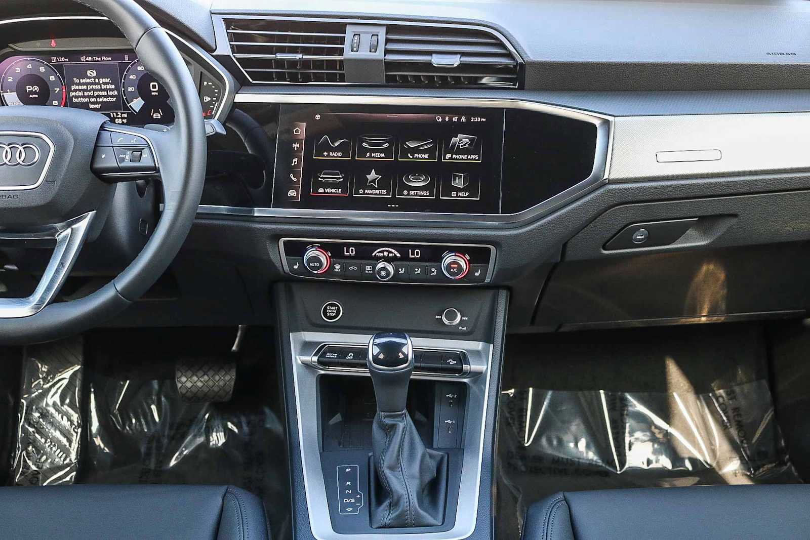 Used 2025 Audi Q3 2.0T Premium w/ Convenience Plus Package AWD/4WD image 17