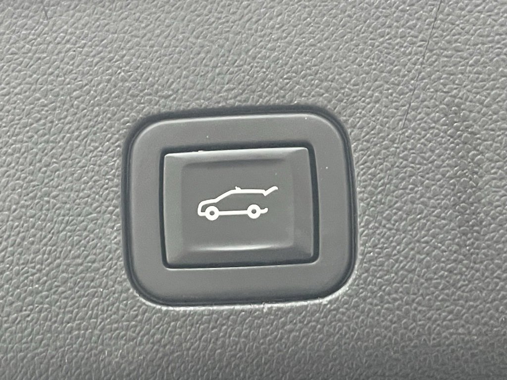 Certified 2021 Chevrolet Suburban Premier w/ Premium Package image 25