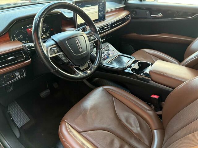 Used 2021 Lincoln Nautilus Reserve image 11