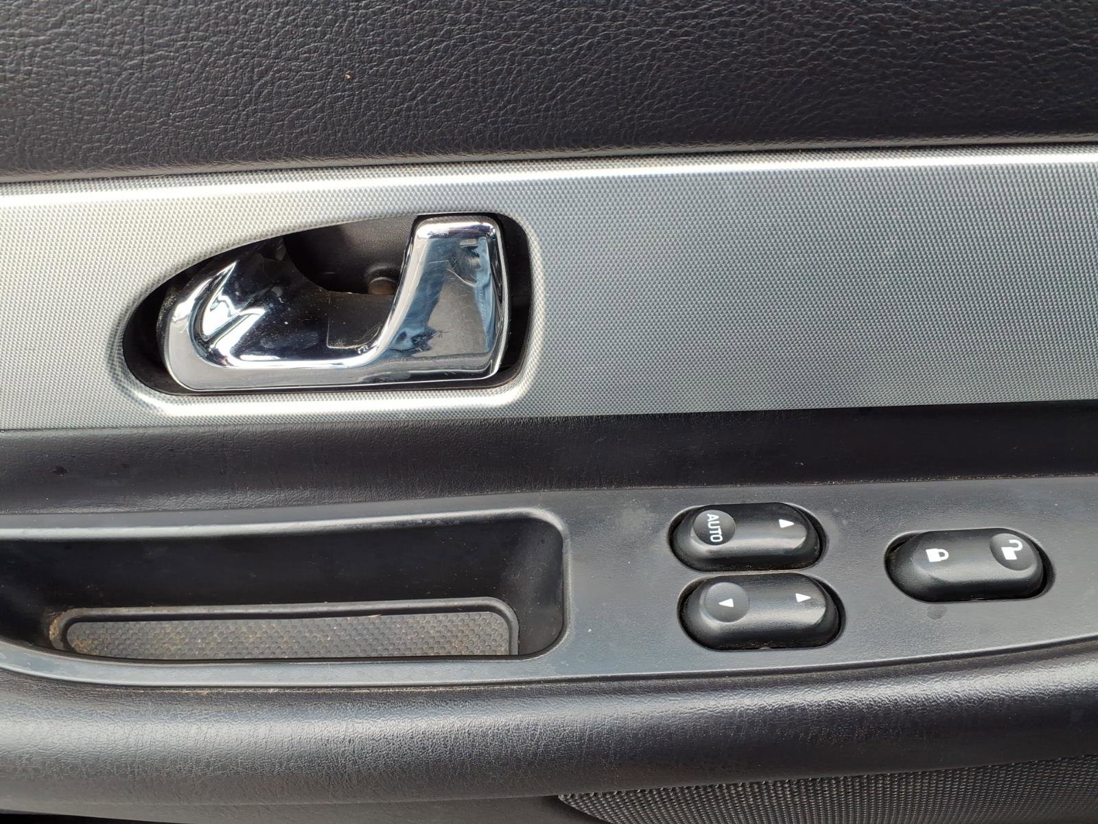 Used 2005 Ford Thunderbird Deluxe image 14