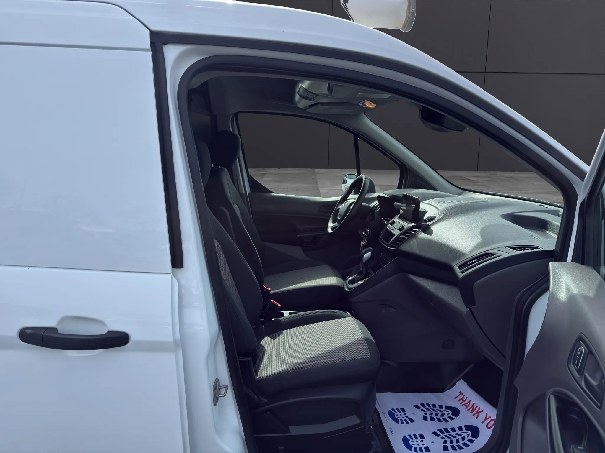 Used 2020 Ford Transit Connect XL image 13