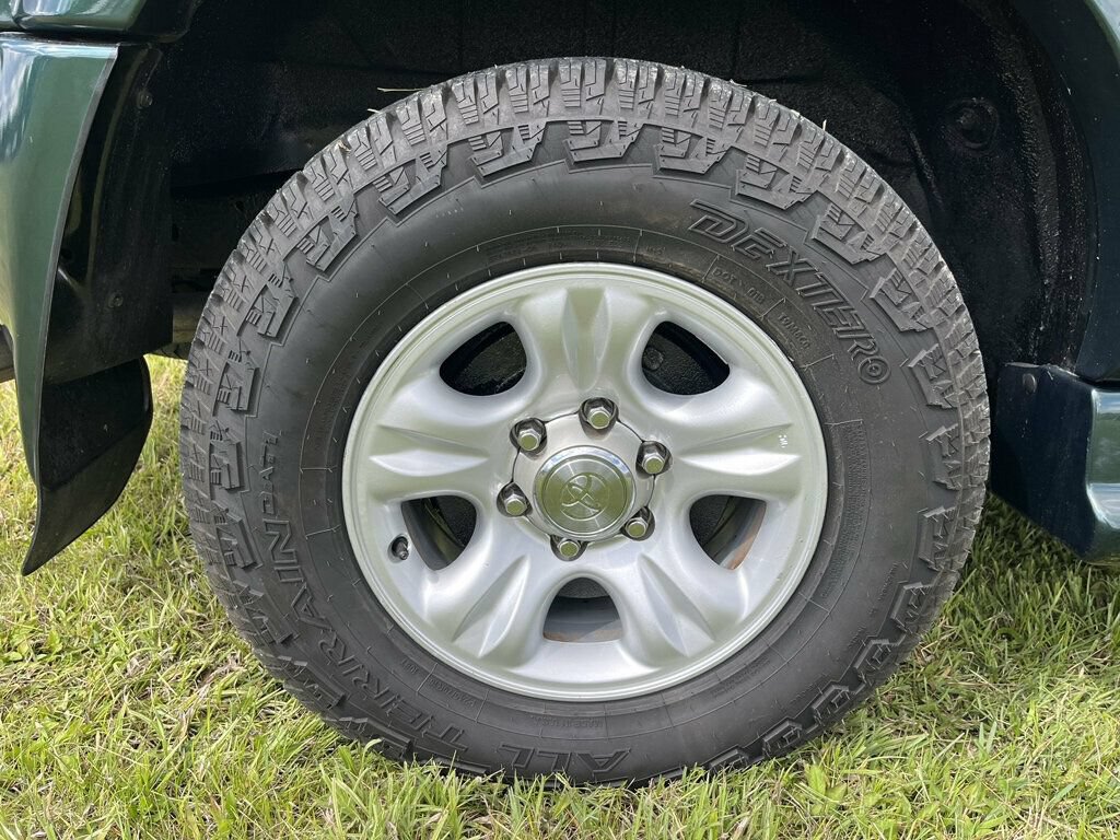 Used 2001 Toyota 4Runner SR5 AWD/4WD image 17
