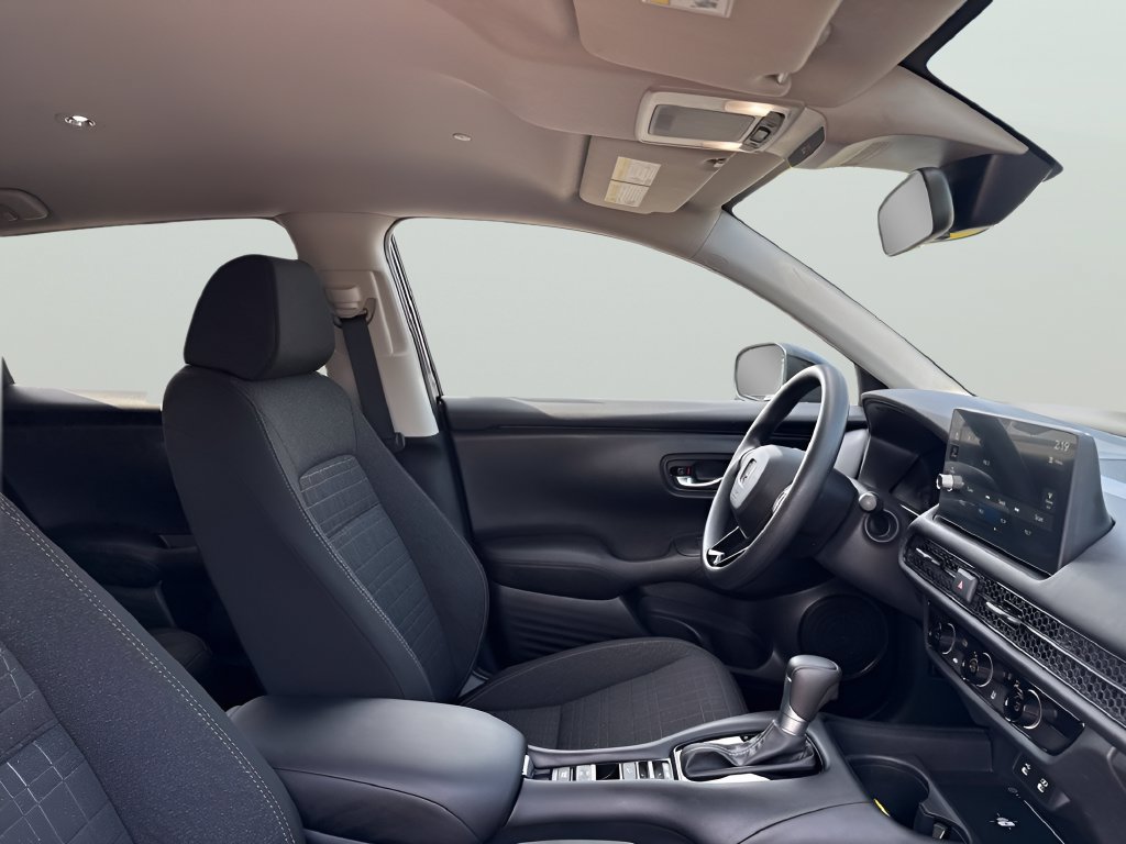 Certified 2027 Honda HR-V LX image 17
