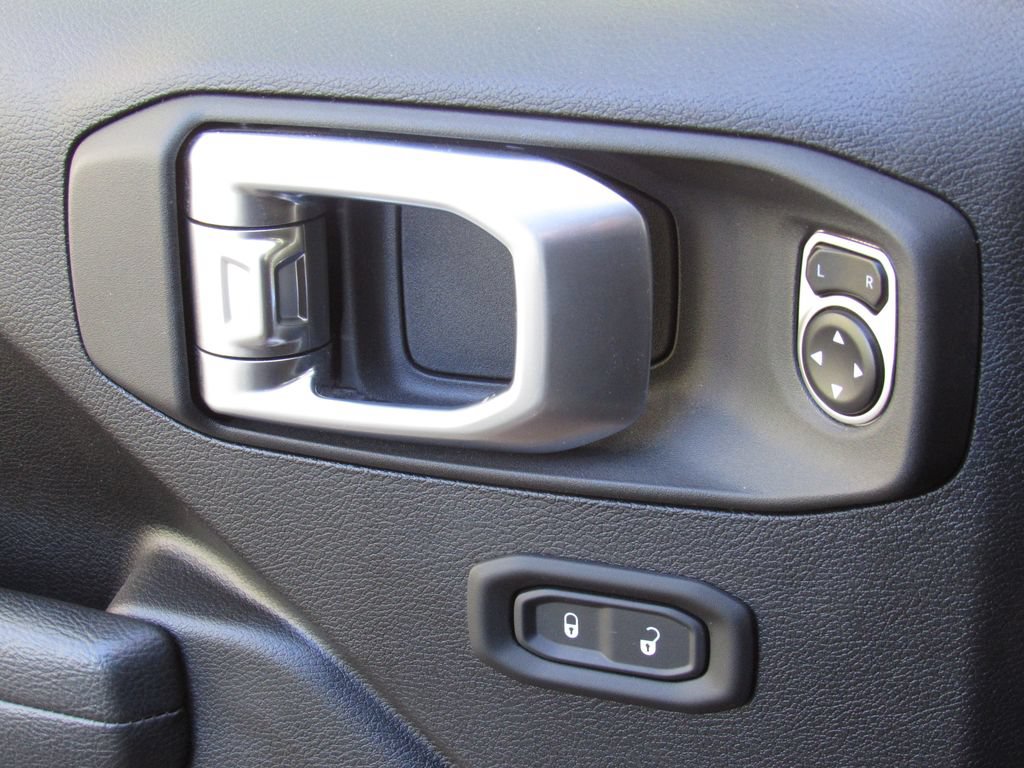 Used 2024 Jeep Wrangler Unlimited Sport AWD/4WD image 32