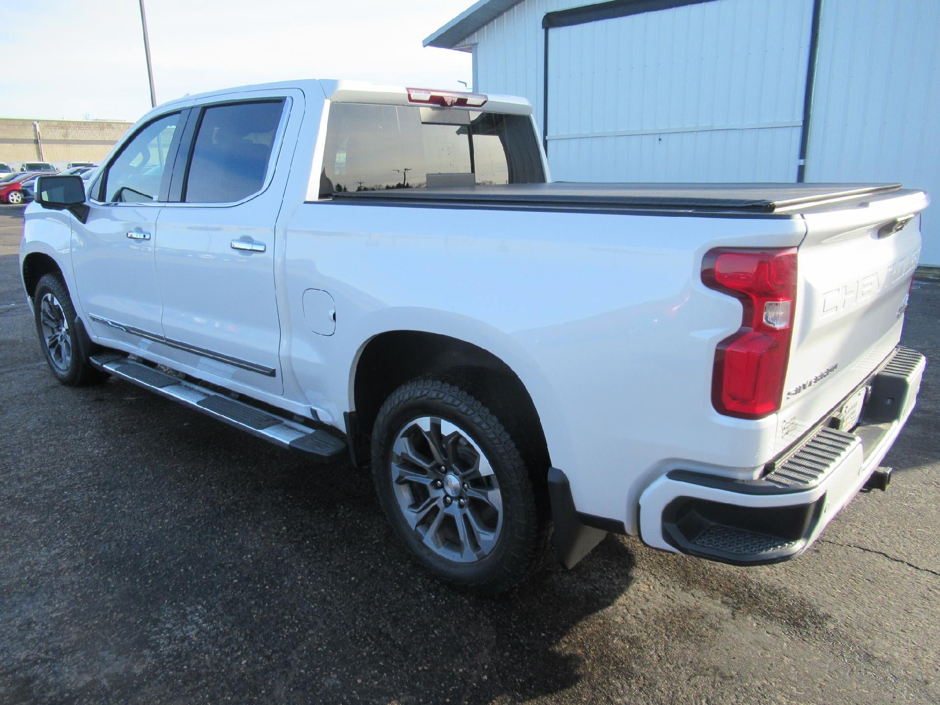 Used 2023 Chevrolet Silverado 1500 High Country w/ Technology Package AWD/4WD image 7