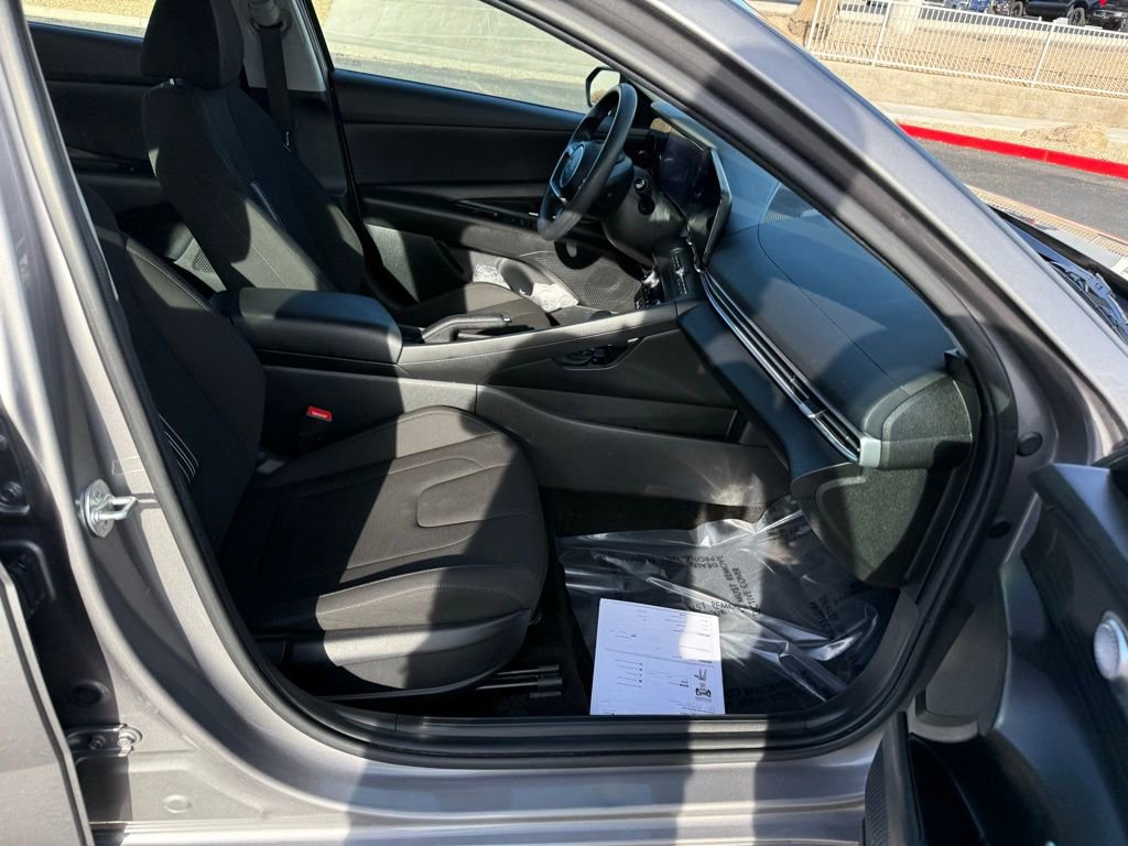 Used 2024 Hyundai Elantra SEL image 12