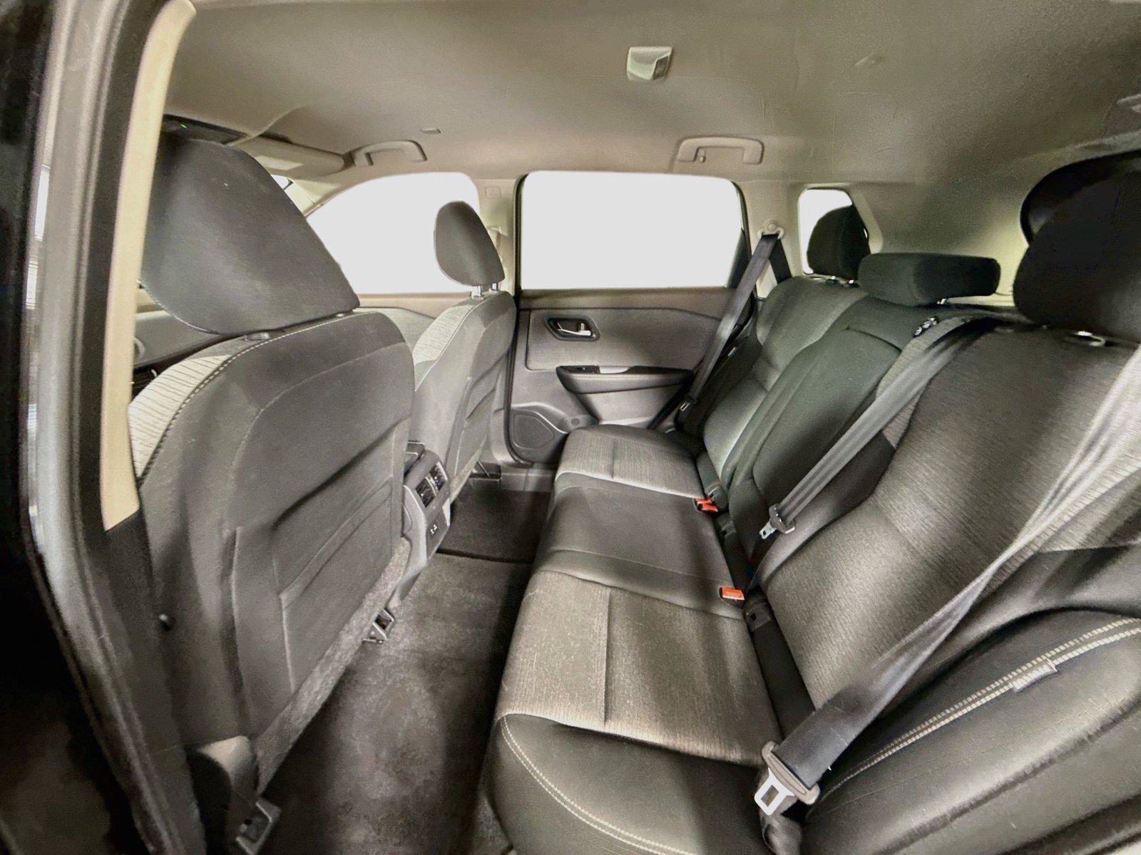 Used 2022 Nissan Rogue SV AWD/4WD image 15
