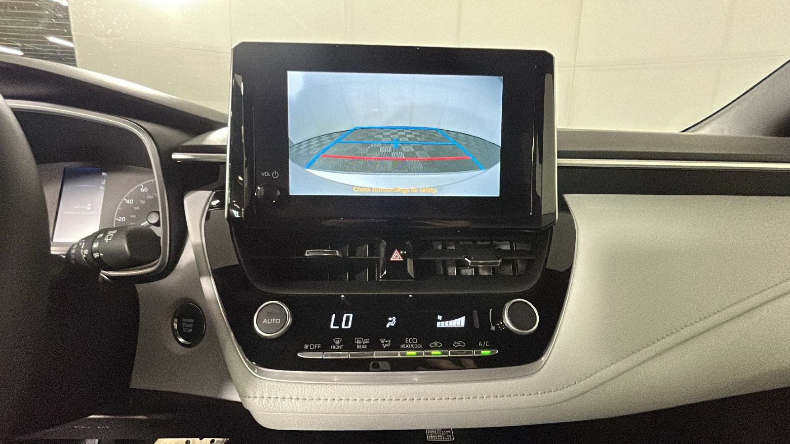 Used 2026 Toyota Corolla SE FWD image 29
