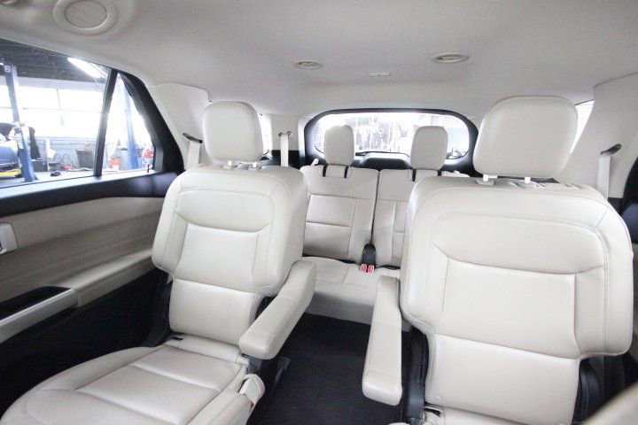 Used 2022 Ford Explorer XLT w/ Equipment Group 202A image 30
