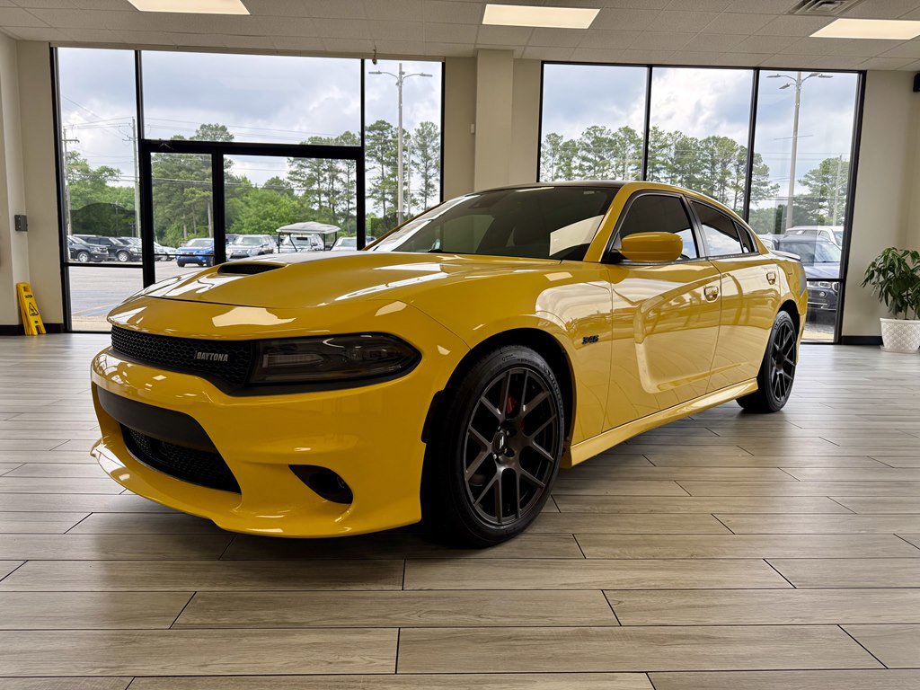 Used 2018 Dodge Charger R/T RWD image 3