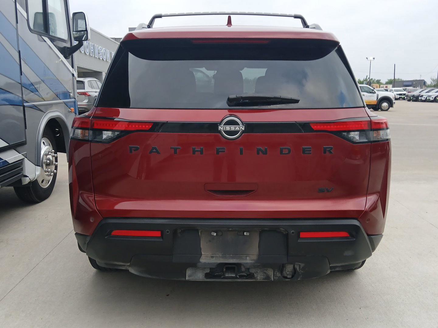 Used 2022 Nissan Pathfinder SV w/ SV Premium Package image 6