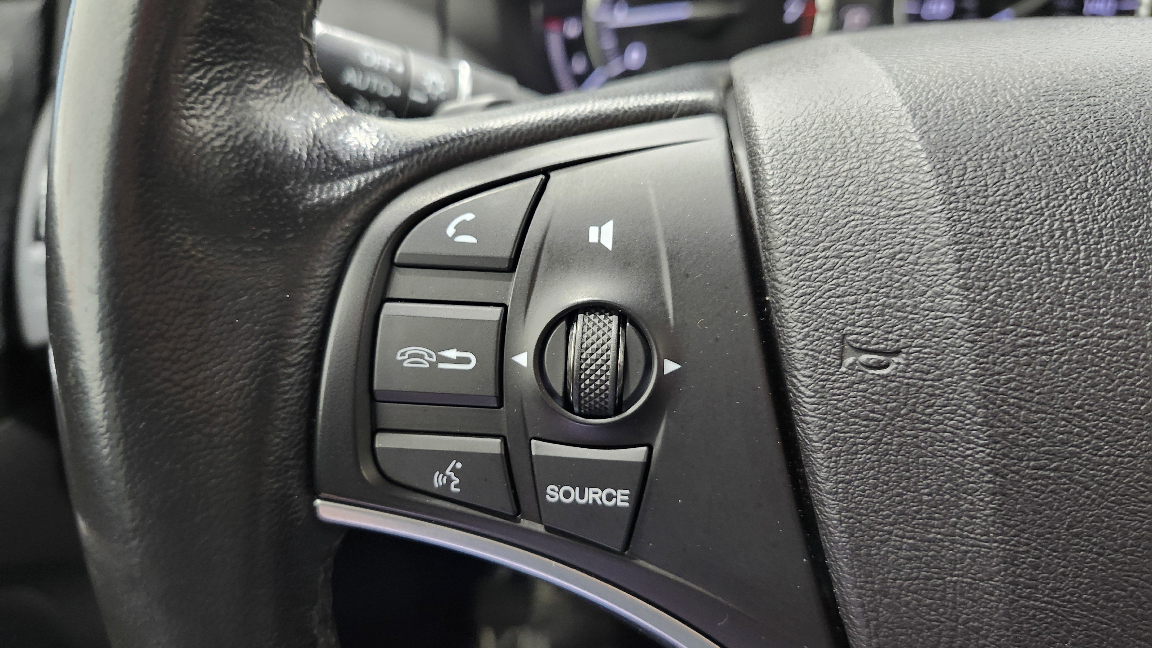 Used 2016 Acura MDX SH-AWD image 39