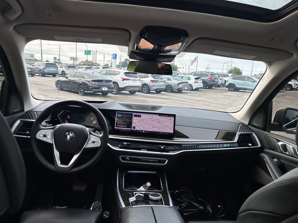 Used 2025 BMW X7 xDrive40i w/ Premium Package AWD/4WD image 19
