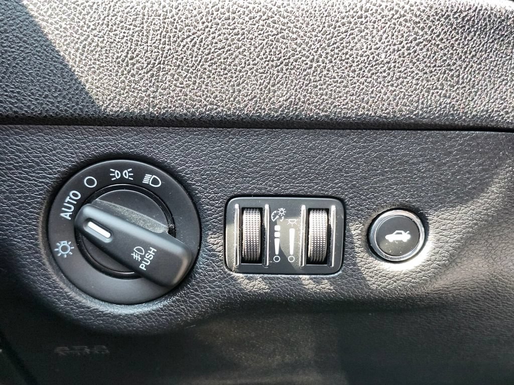 Used 2015 Dodge Charger R/T Scat Pack RWD image 23