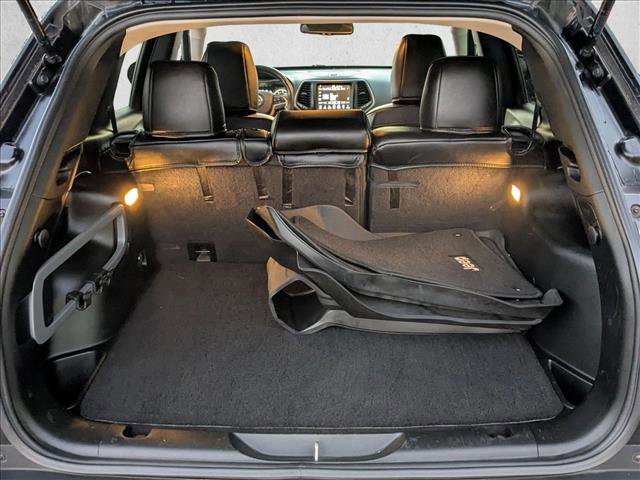 Used 2017 Jeep Cherokee Latitude w/ Trailer Tow Group image 6