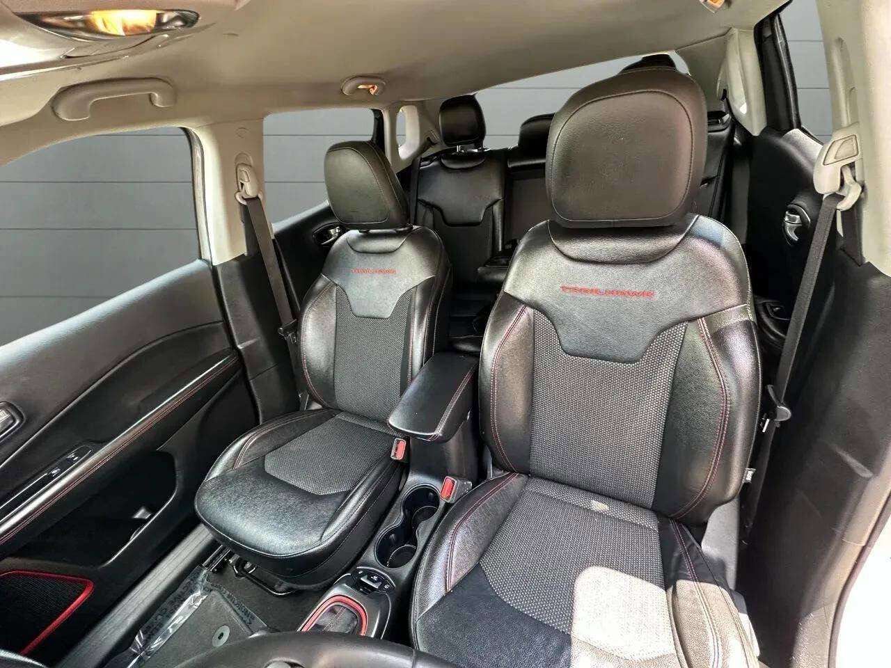 Used 2021 Jeep Compass Trailhawk image 24