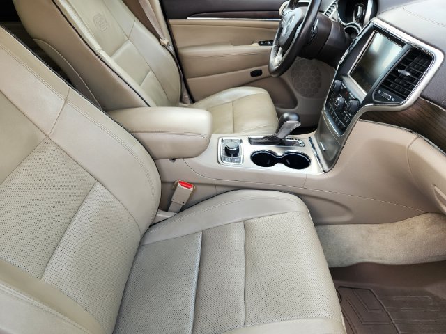 Used 2016 Jeep Grand Cherokee Overland AWD/4WD image 17