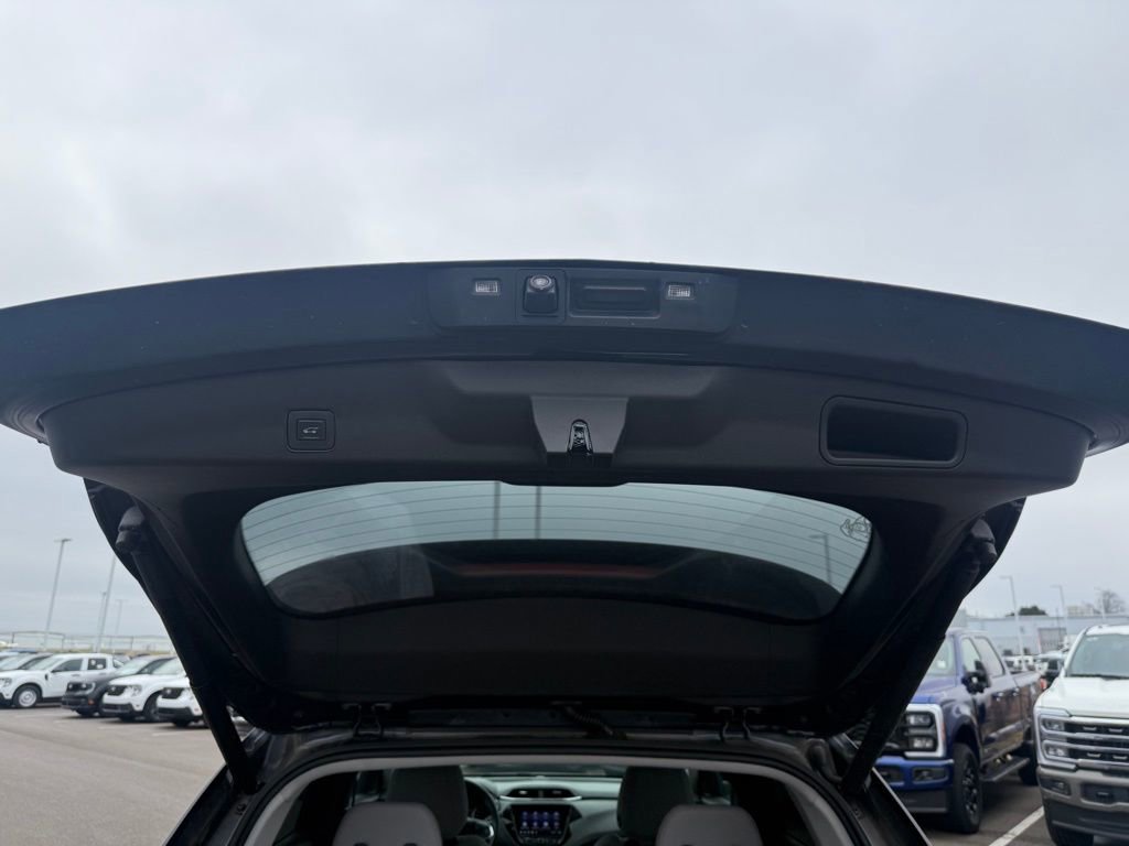 Used 2021 Chevrolet TrailBlazer LT w/ Sun and Liftgate Package image 17