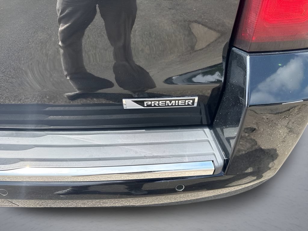 Used 2018 Chevrolet Suburban Premier AWD/4WD image 40
