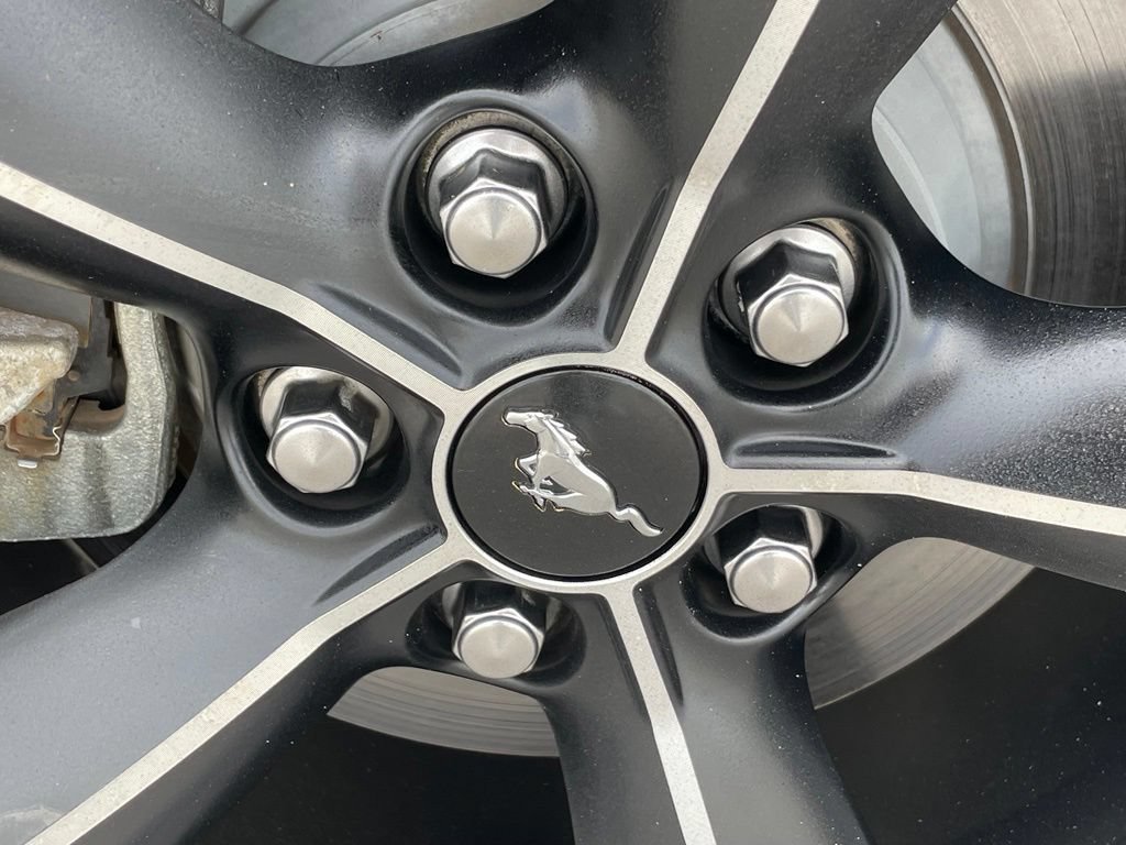 Used 2018 Ford Mustang Coupe RWD image 20