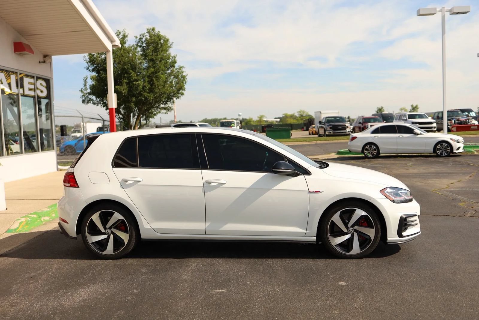 Used 2021 Volkswagen GTI SE FWD image 4