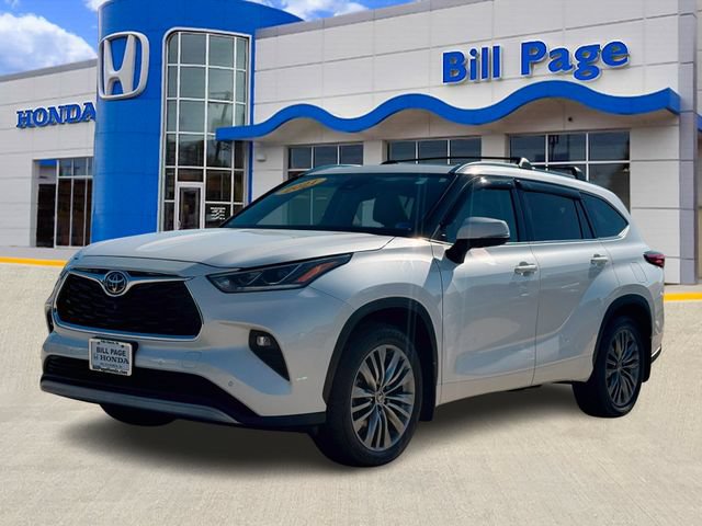 Used 2021 Toyota Highlander Platinum AWD/4WD image 2