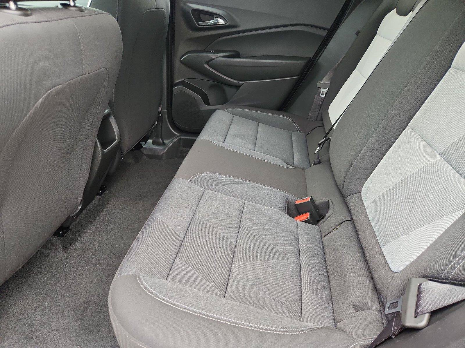 Certified 2025 Chevrolet Trax LS FWD image 21