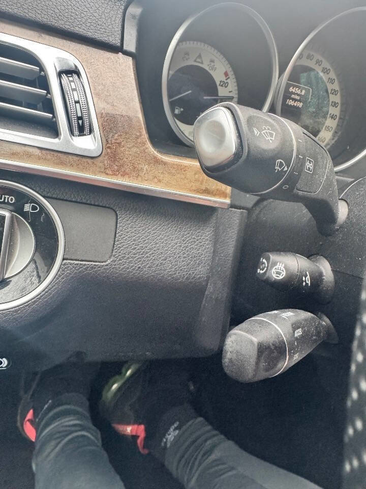 Used 2015 Mercedes-Benz E 350 E 350 4MATIC AWD 4dr Sedan w/ Premium 1 Package image 31