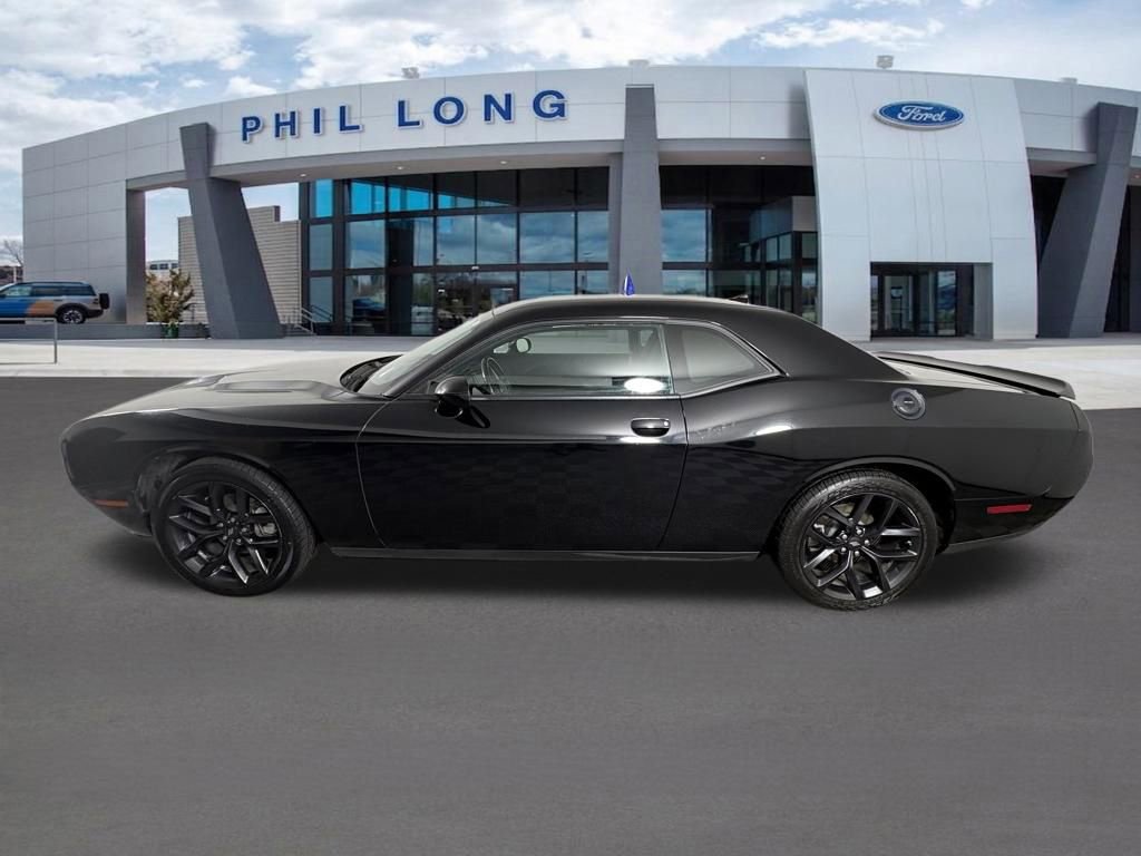 Used 2022 Dodge Challenger SXT w/ Blacktop Package image 4