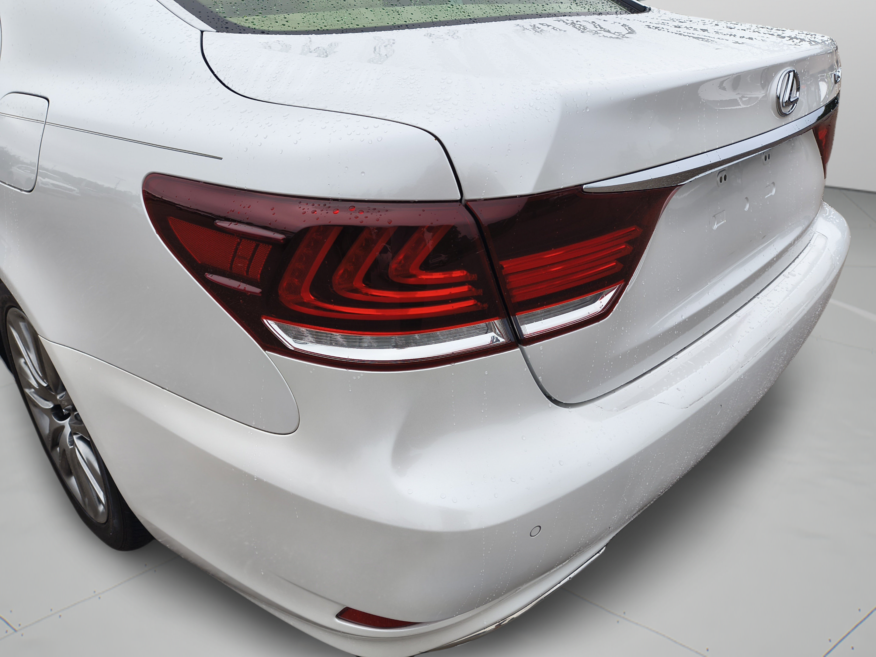 Used 2016 Lexus LS 460 w/ Comfort Package RWD image 36