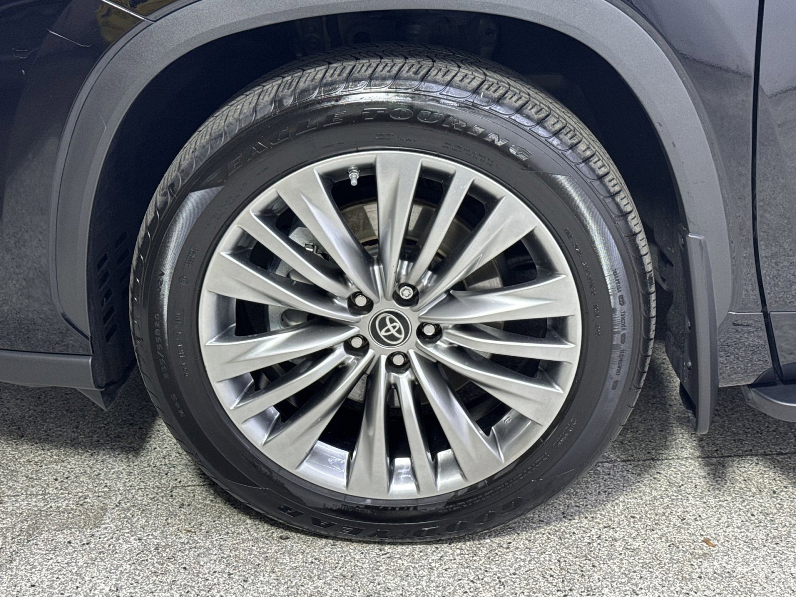 Used 2022 Toyota Highlander Platinum AWD/4WD image 22