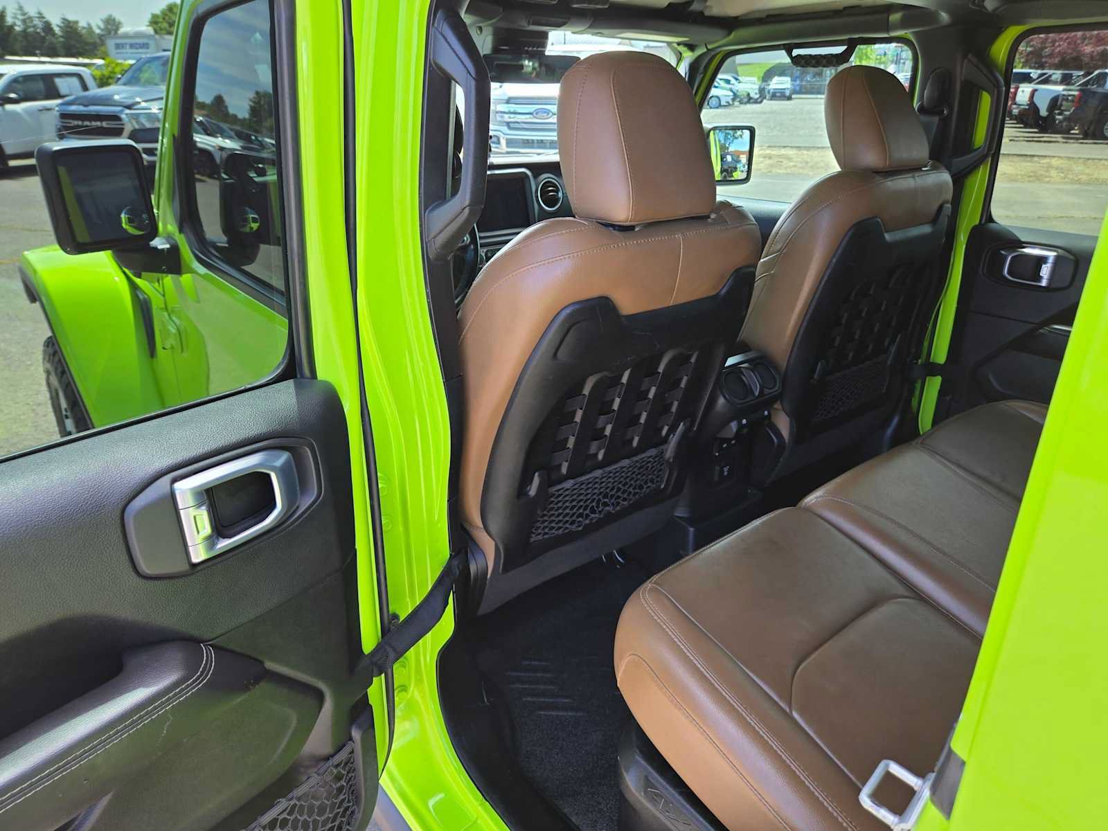 Used 2021 Jeep Wrangler Unlimited Rubicon 4xe w/ Cold Weather Group AWD/4WD image 21