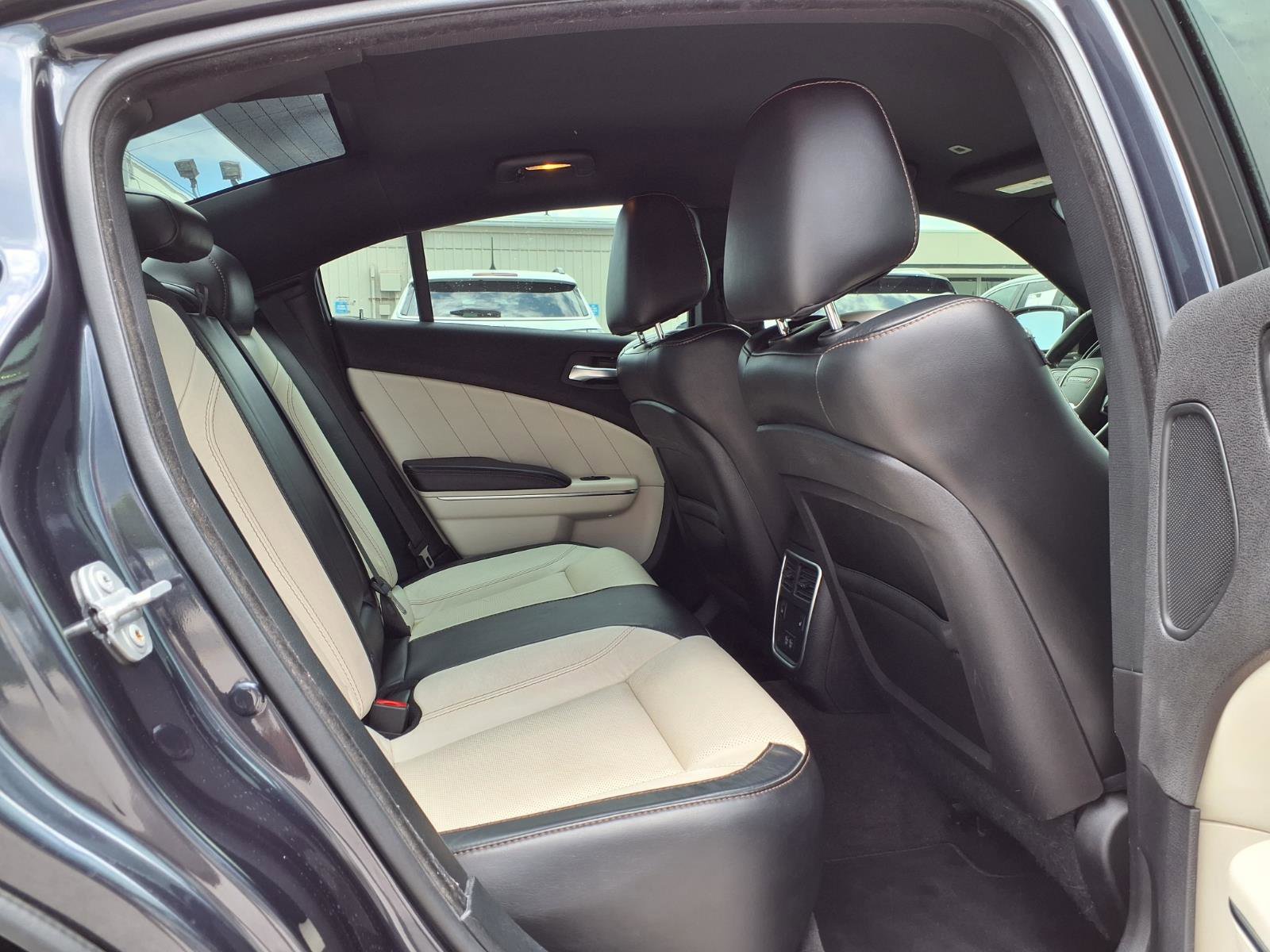 Used 2017 Dodge Charger SXT w/ AWD Plus Group image 29
