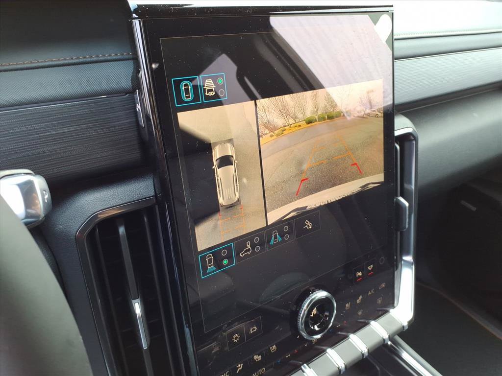 New 2026 GMC Acadia AT4 w/ Luxury Package AWD/4WD image 18