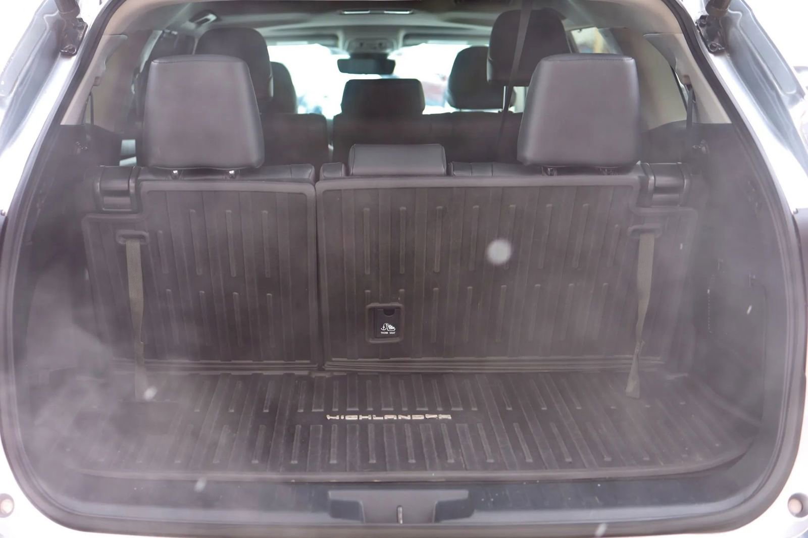 Used 2021 Toyota Highlander XLE AWD/4WD image 43