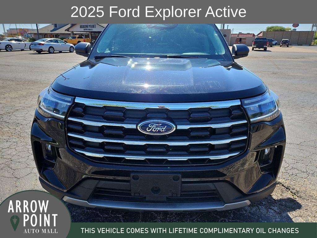 Used 2025 Ford Explorer Active w/ Active Comfort Package RWD image 3