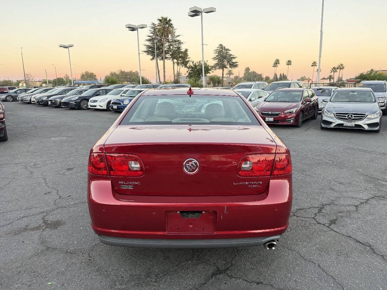 Used 2011 Buick Lucerne CXL w/ Driver Confidence Package FWD image 7