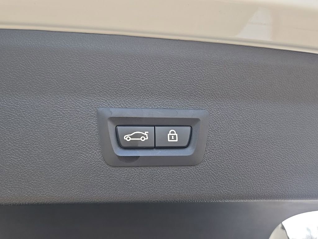 Used 2022 BMW X4 xDrive30i w/ Premium Package image 45