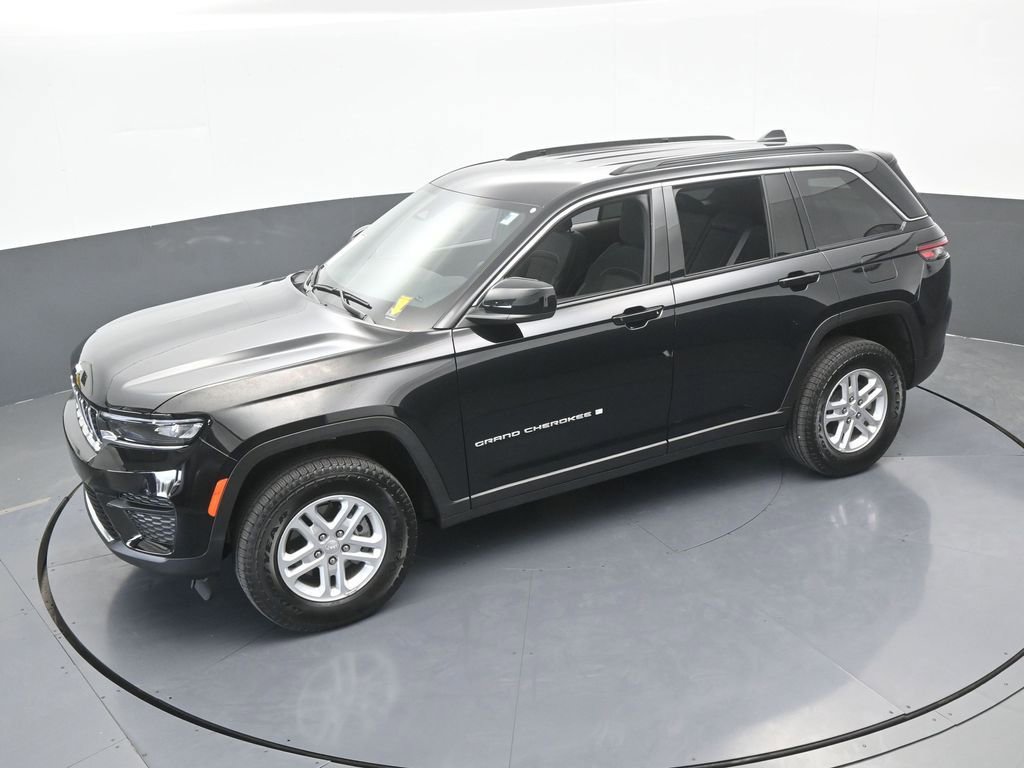 Used 2025 Jeep Grand Cherokee Laredo image 48